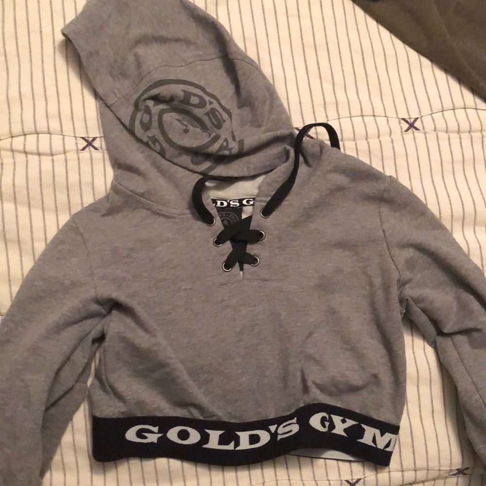 Gold’s gym cropped hoodie- runs small
